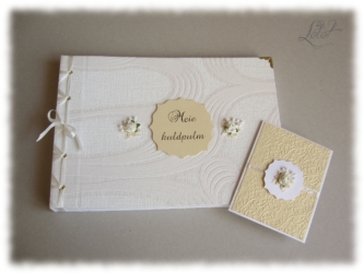 Jaapani köites album koos kaardiga. Formaat: A4.