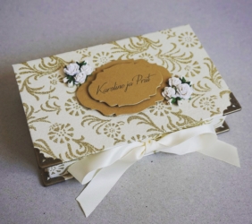 Väiksem rahakarp pulmakingiks. Karbi mõõdud 15*9*3 cm.