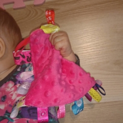 Väike tegelustekike beebile