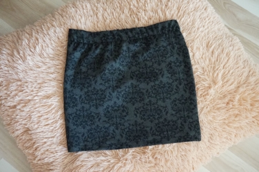 Paksemast trikotaažist seelik suurusele S.