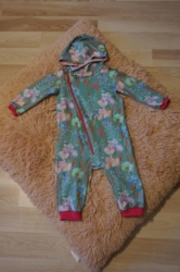 Õhukesest dressiriidest kombe, suurus 86