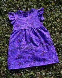 Kleit suuruses 86, materjaliks puuvillatrikotaaž.