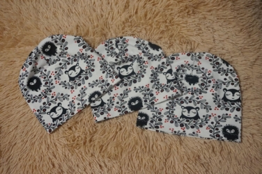 Trikotaažist suvised õhemad mütsid