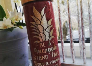 Tekstiga pilt smuutipudelile