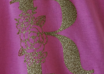 Triigitav kleebis kleidil, lisapilt